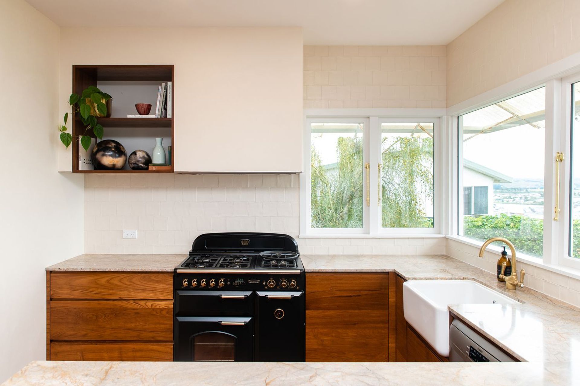 Stunning Mid-Century Modern Kitchen