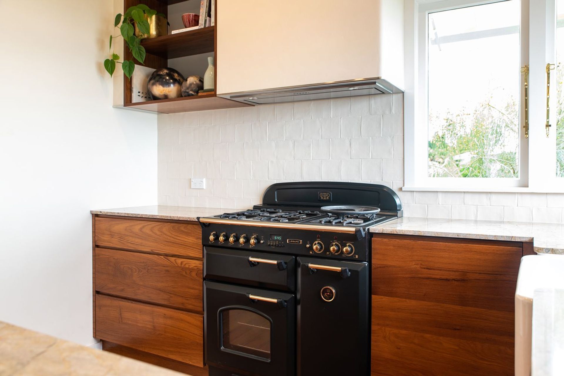Stunning Mid-Century Modern Kitchen