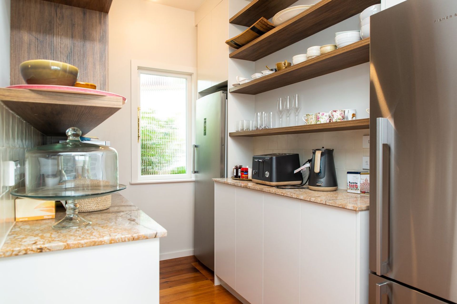 Stunning Mid-Century Modern Kitchen