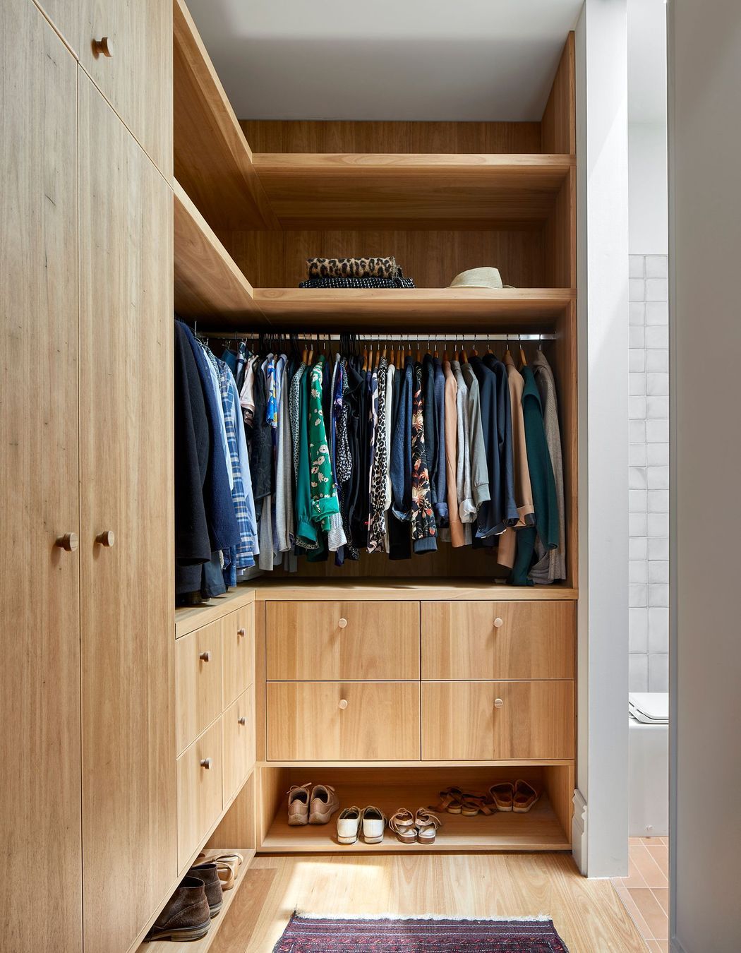 0092-04-wardrobe.jpg