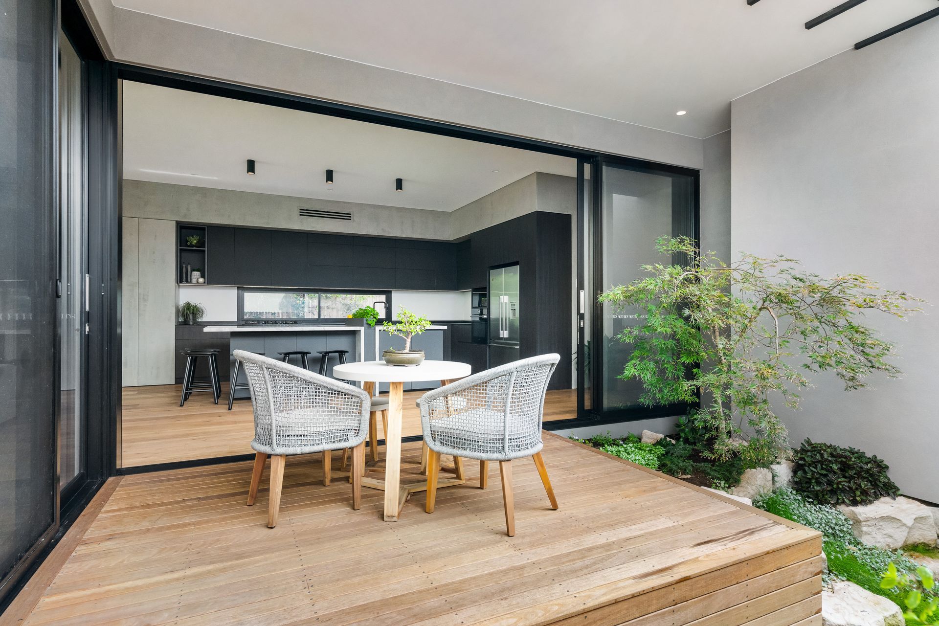 Photography: Rebecca Lu, Hilit Einav