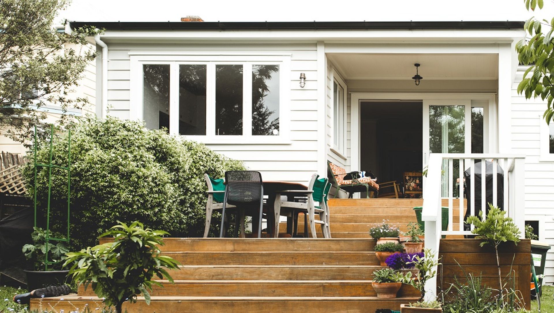 Kingsland Villa Renovation banner