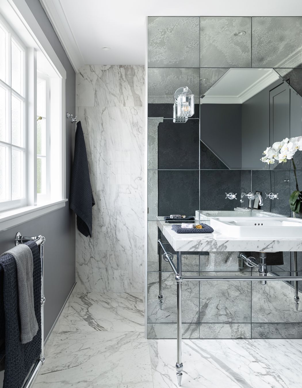 Takapuna Home - Bespoke antique mirrored wall