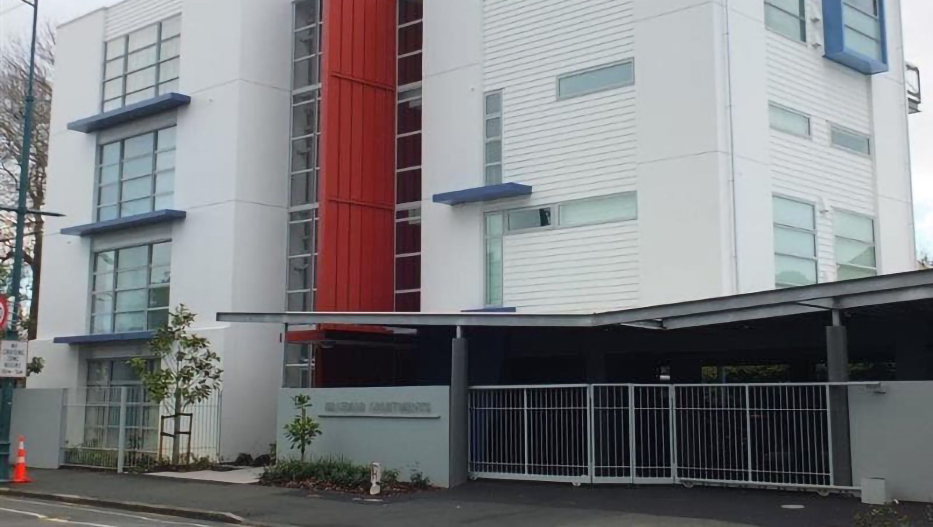 Braemar Apartments, Cranmer Square banner