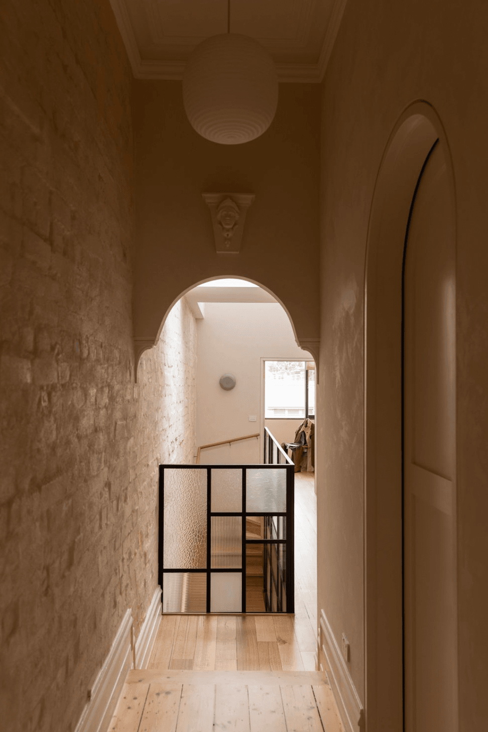 12-hallway-upstairs.png