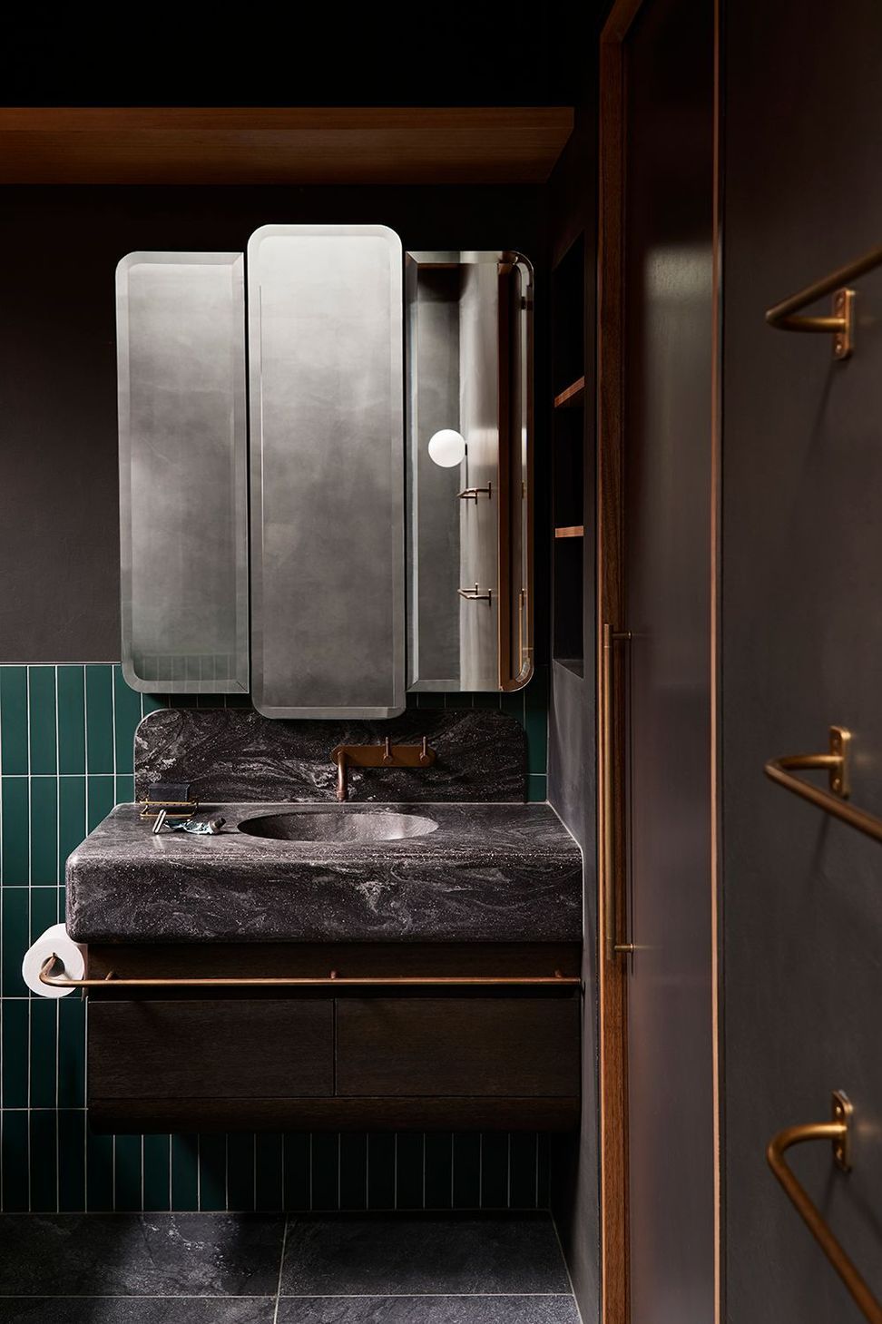 15-Bathroom-vanity.jpg