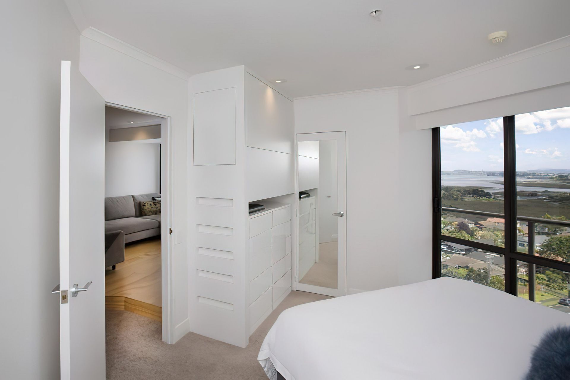 17 Byron Ave, Takapuna