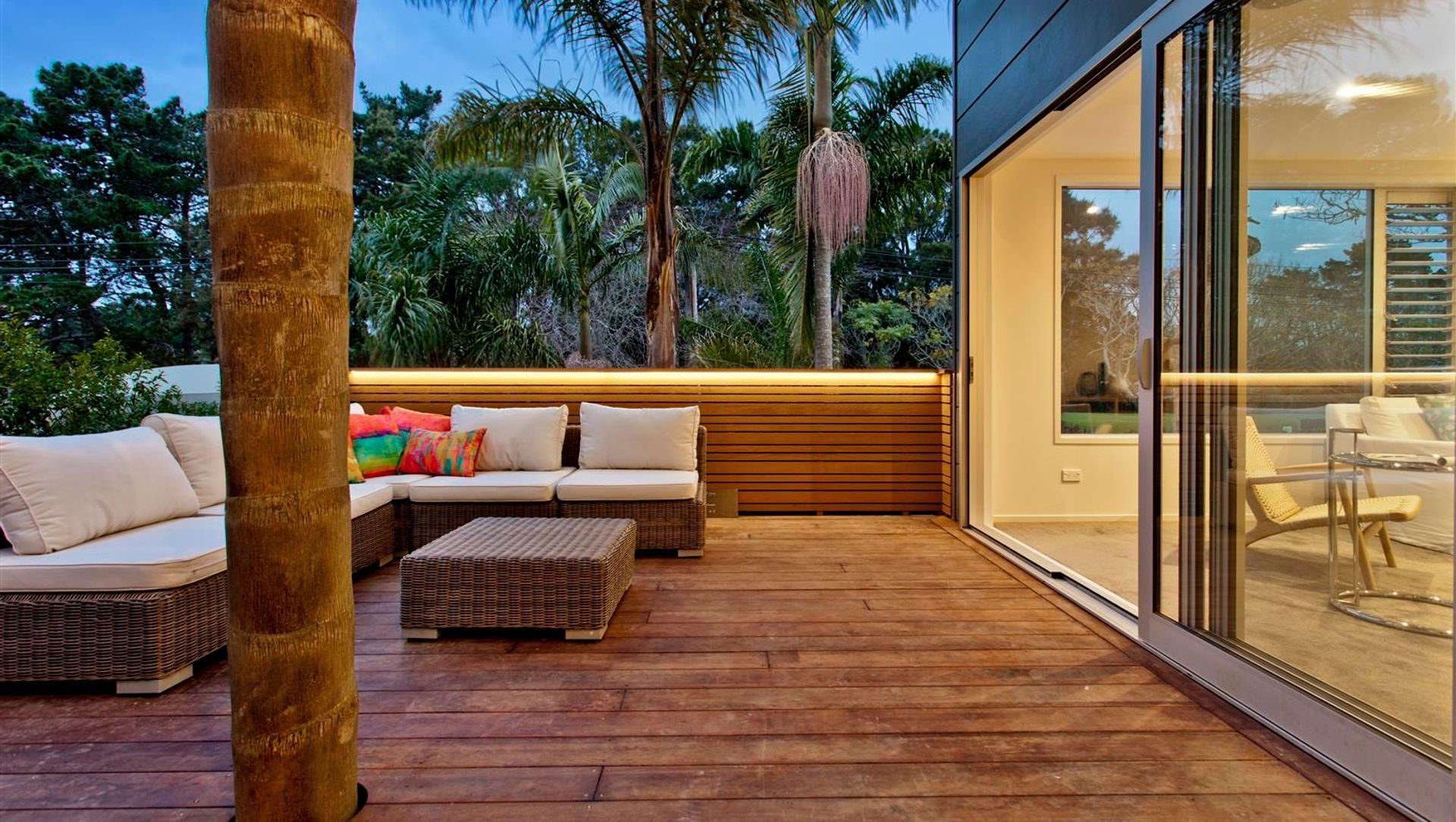 Seabreeze Road House banner