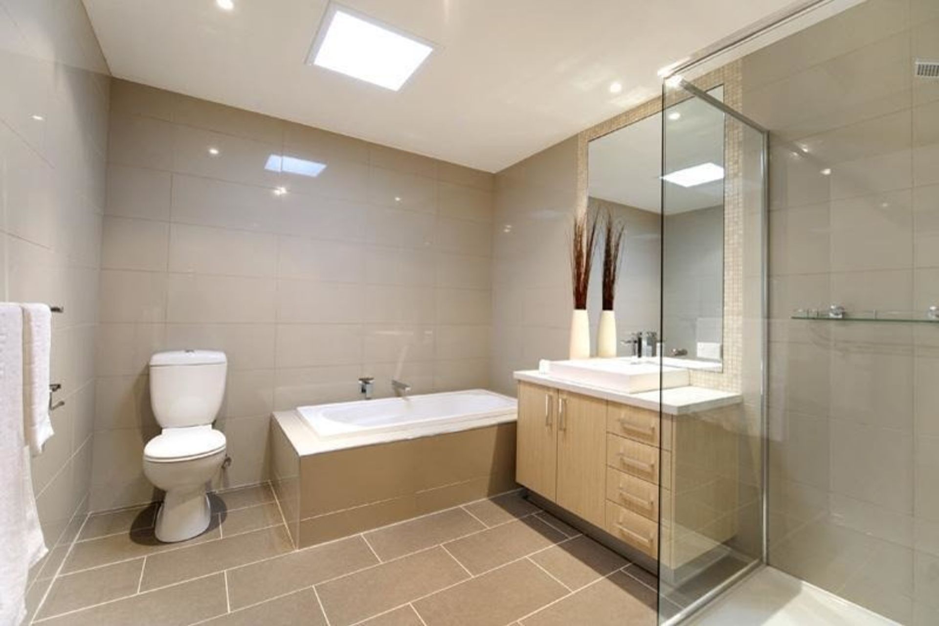 1980'S FACELIFT &amp; FULL RENOVATION