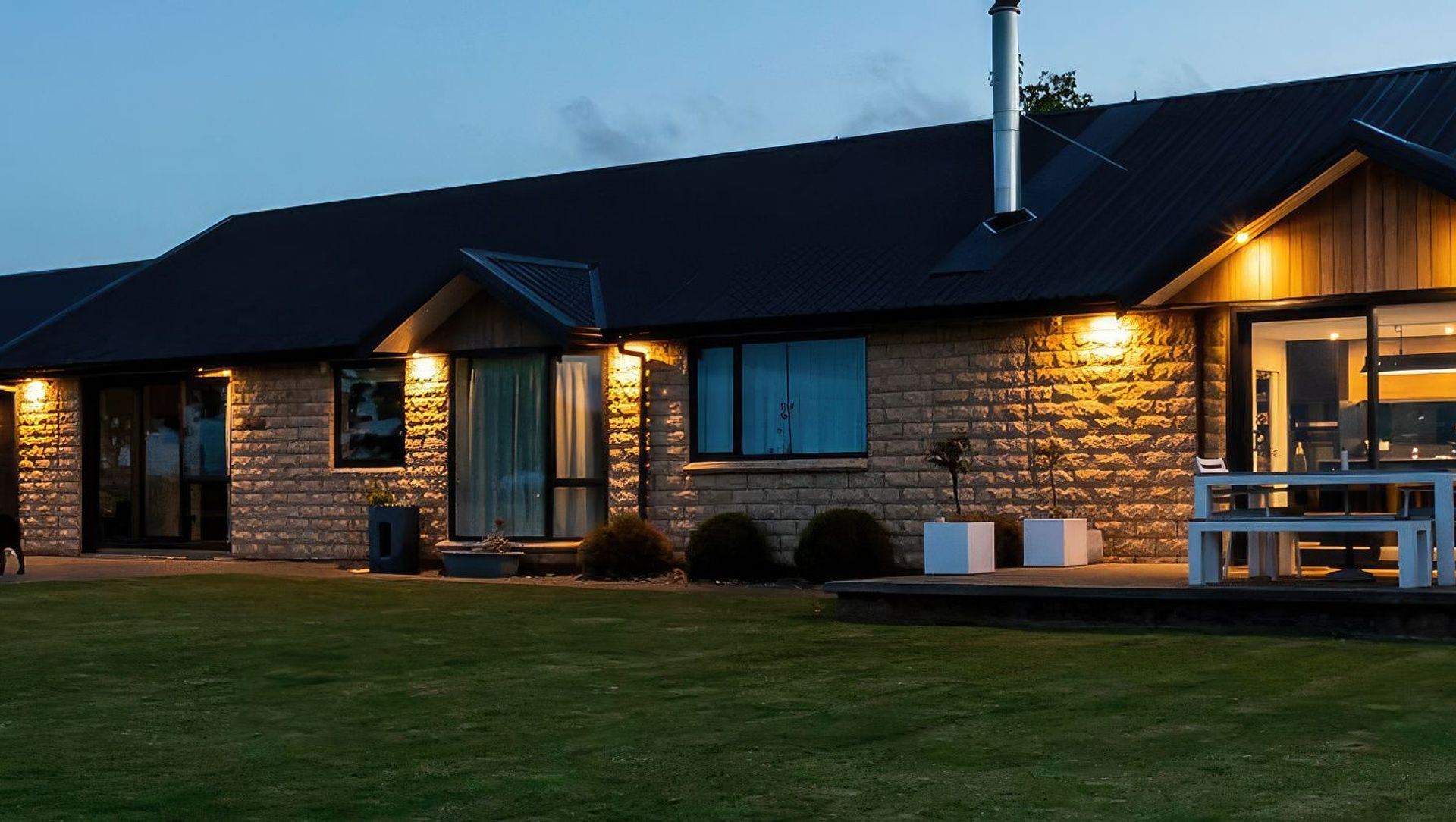 West Plains Alterations banner