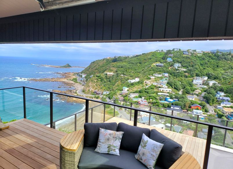 A UNEX glass balustrade for this Wellington residence