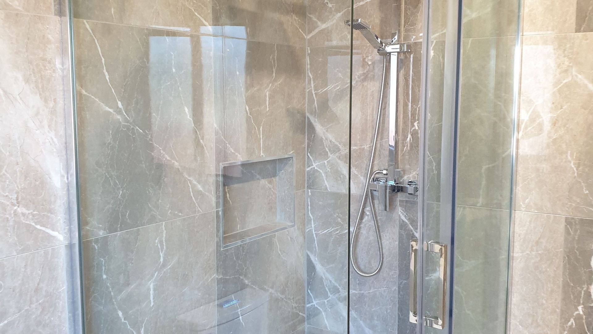 Gardens & Bathroom Goh  banner