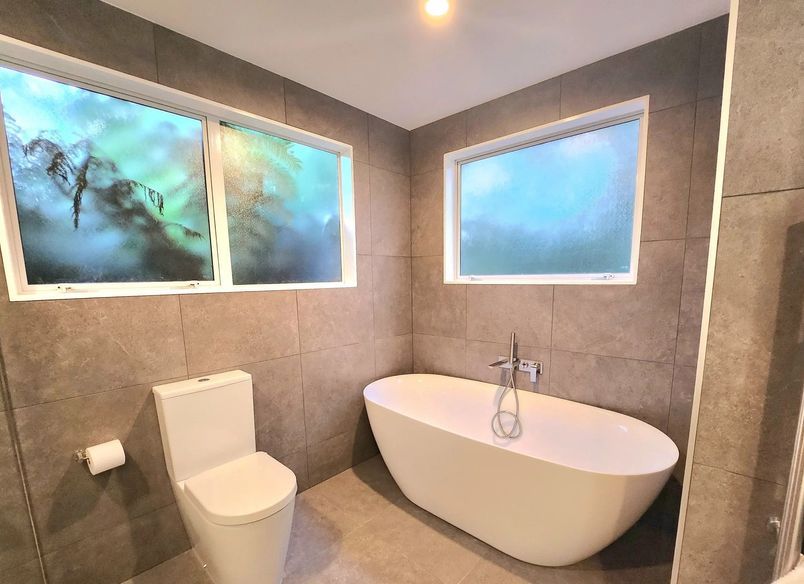 A Contemporary & Deluxe Bathroom for Catherine