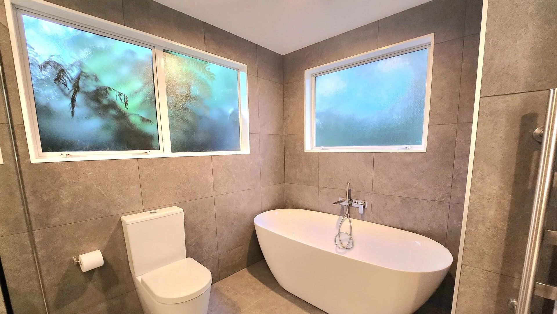 A Contemporary & Deluxe Bathroom for Catherine banner