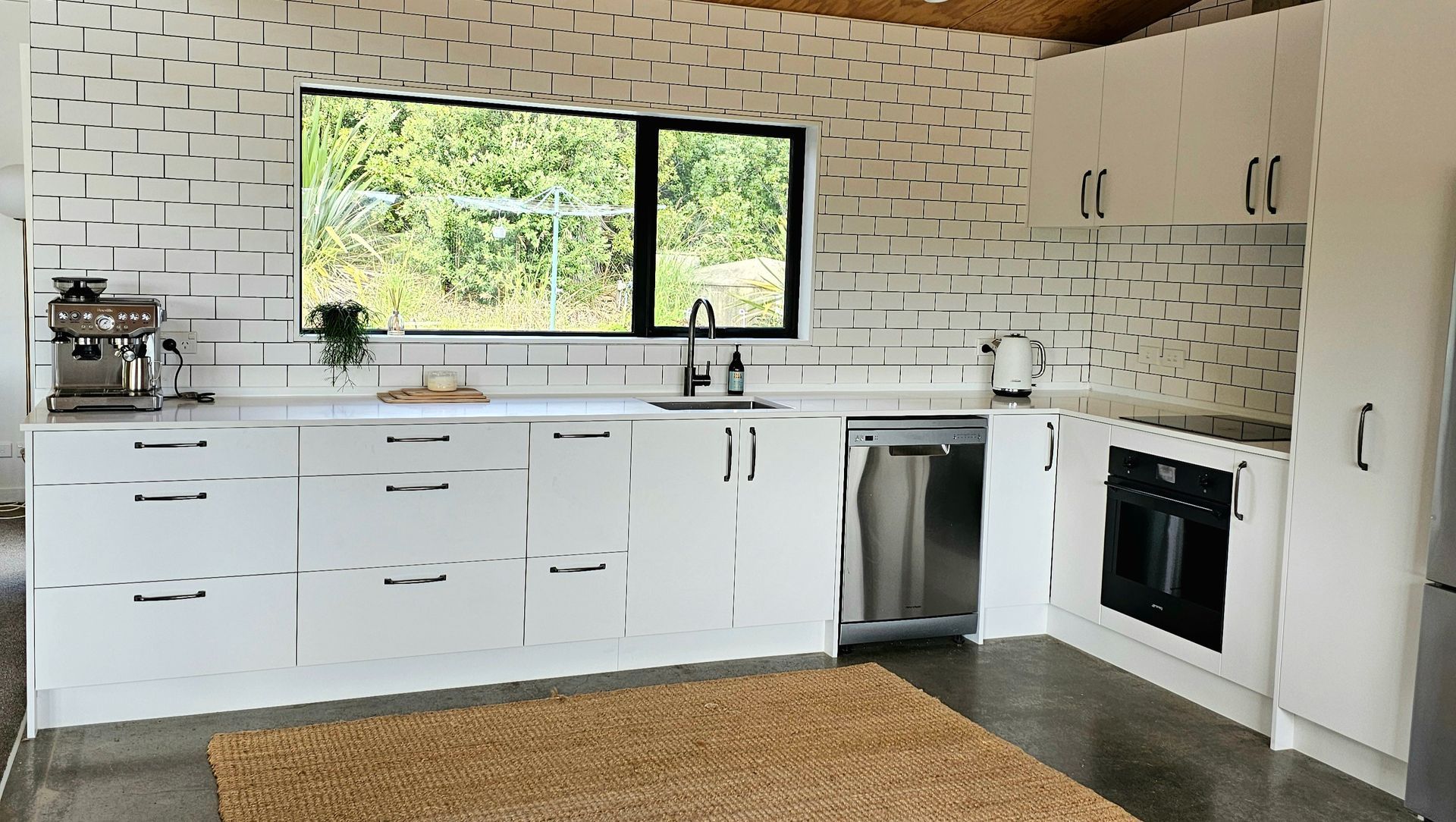 WHITE OPEN KITCHEN banner