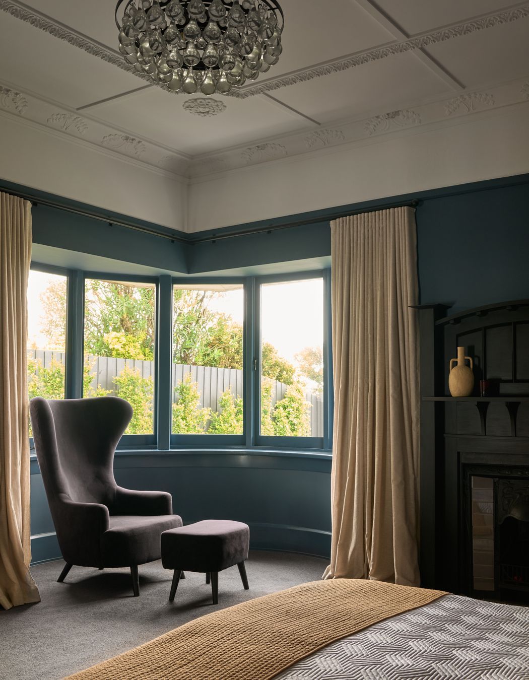 A quiet counterpoint to the home’s vibrant social spaces. The bedrooms blend warm neutrals with layered textures, reflecting the calm sophistication of the Deco era. Comfort, elegance, and retreat all beautifully entwined.