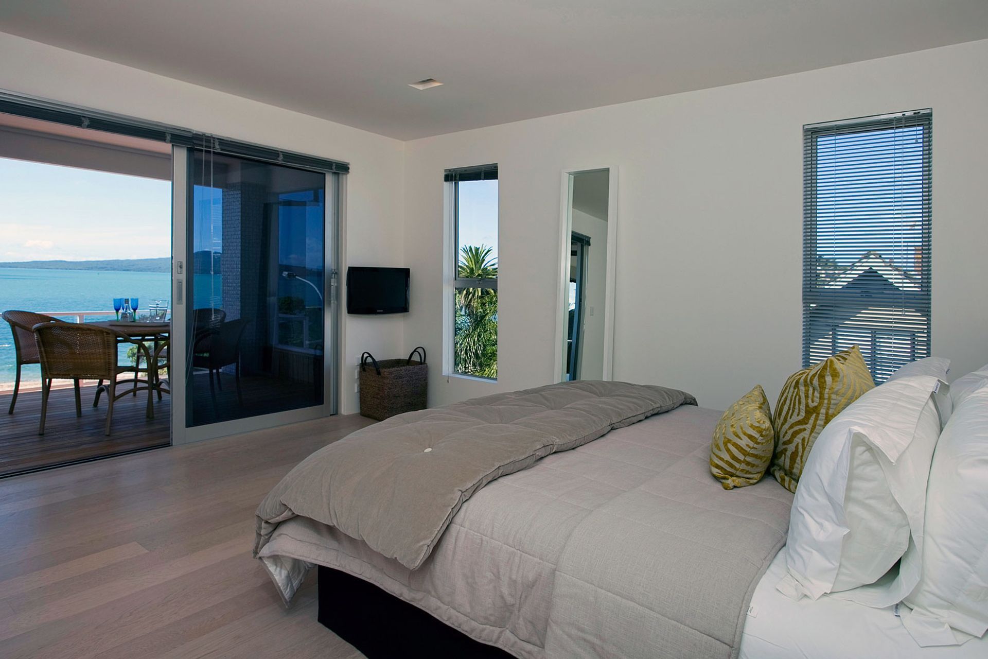 Tamaki Drive - Saint Heliers