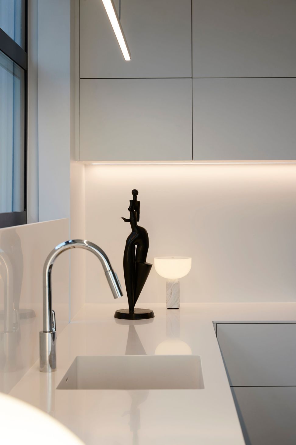 2404-4-WALLS-Wynayard-Apt326x.jpg