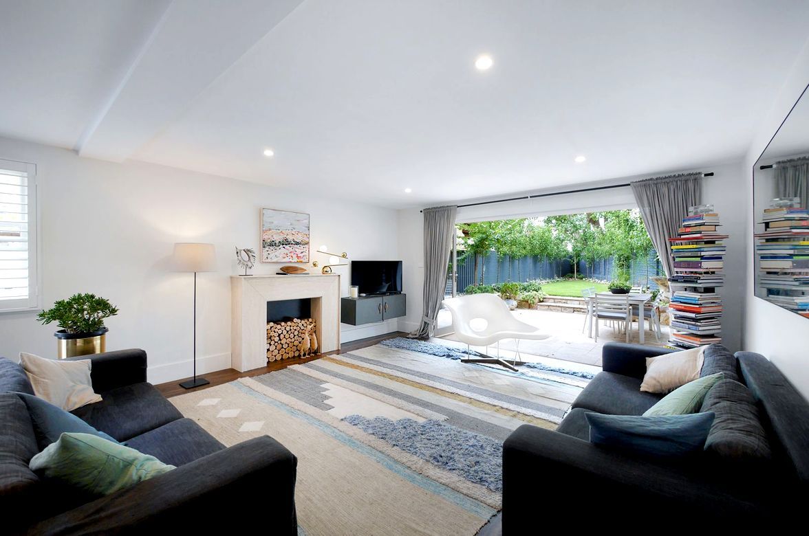 Stylish Nautical Townhouse