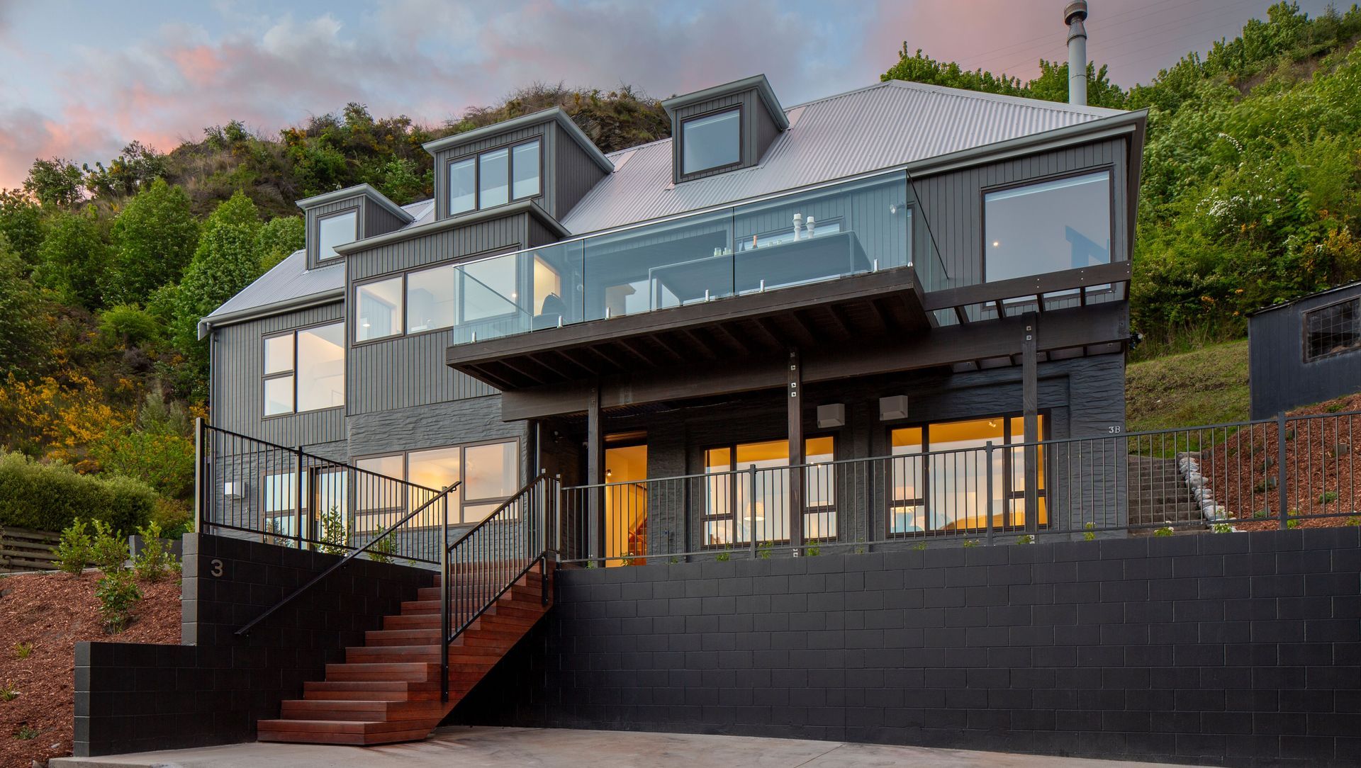 Viscount Lane | Queenstown banner