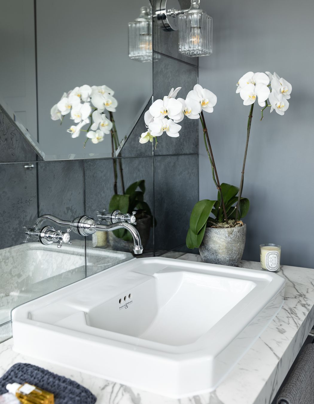 Takapuna Home - Bespoke antique mirrored wall