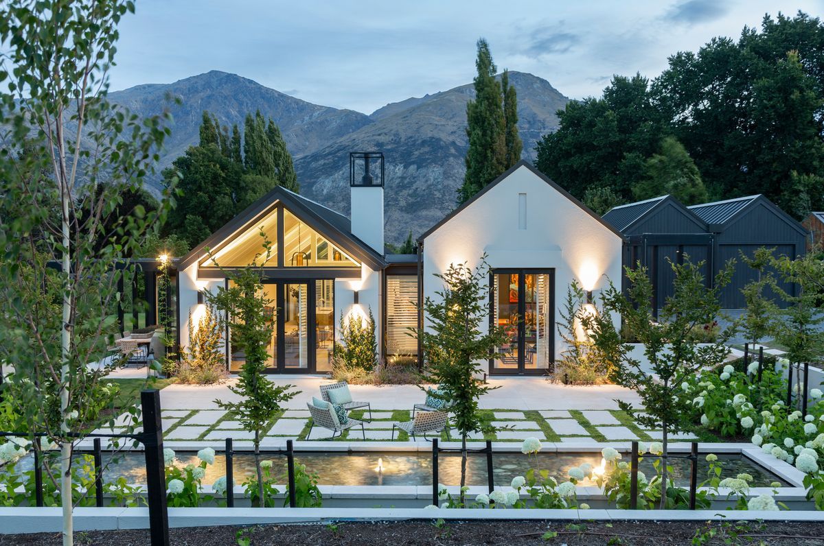 Original Architecture by Haden Emslie Architect | Renovation by Anna-Marie Chin Architects
