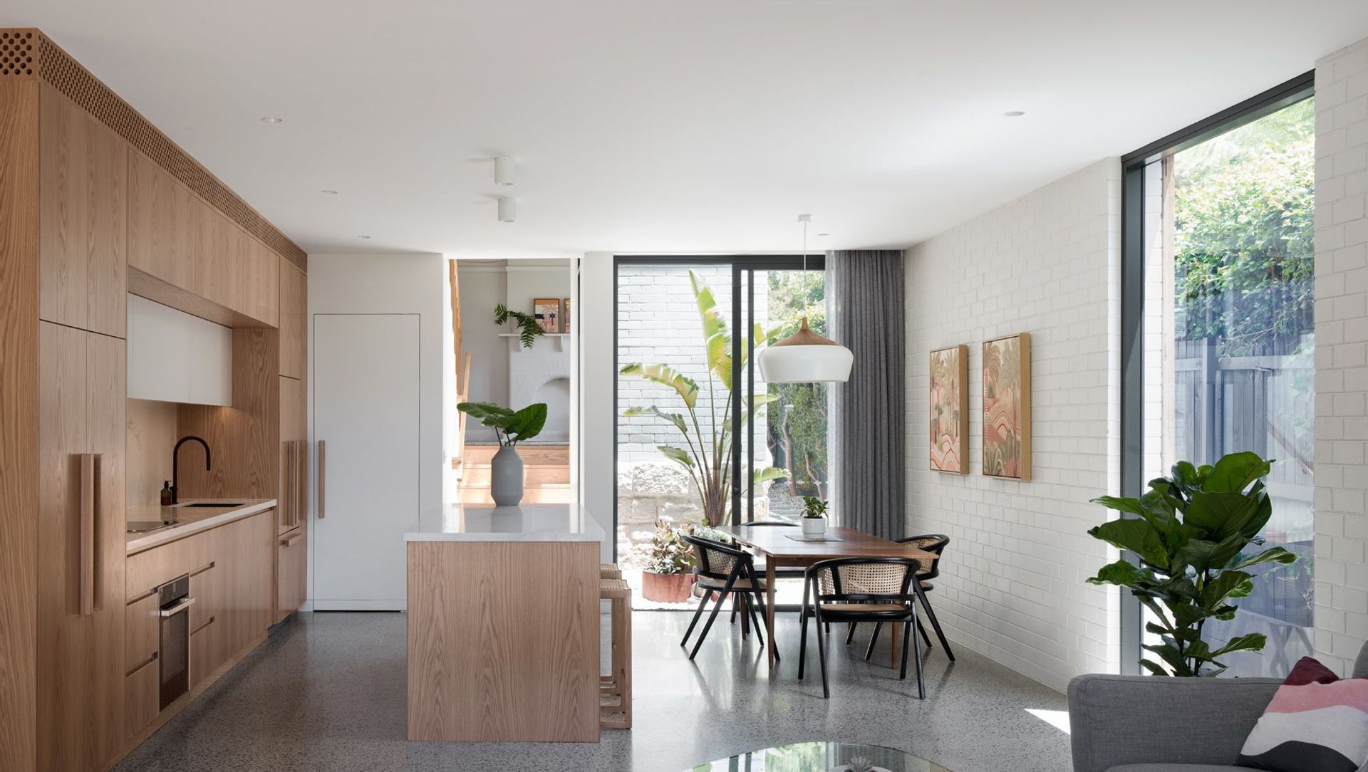 High St, Willoughby banner