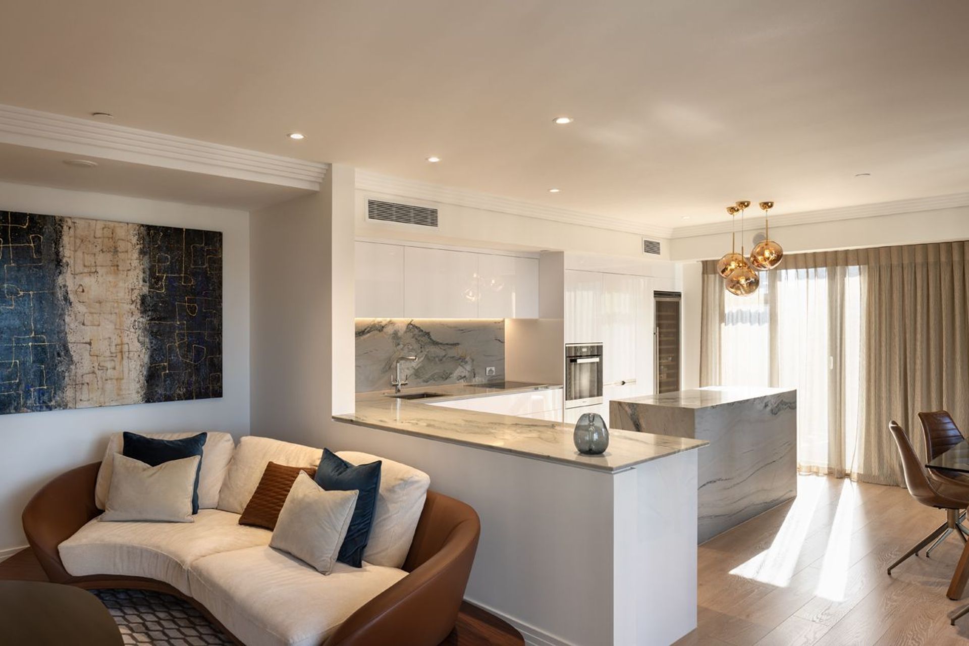 Metropolis Apartment