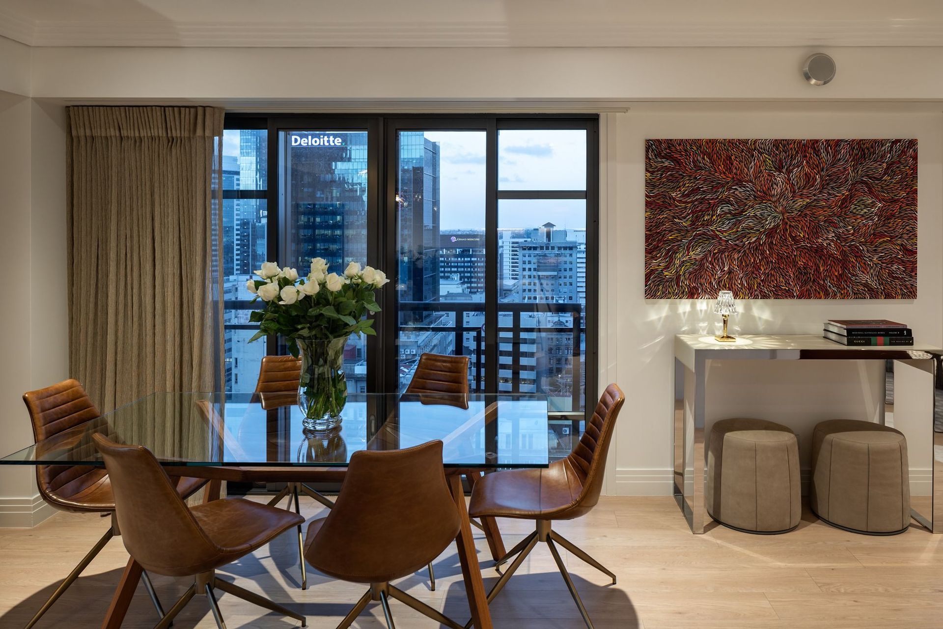 Metropolis Apartment