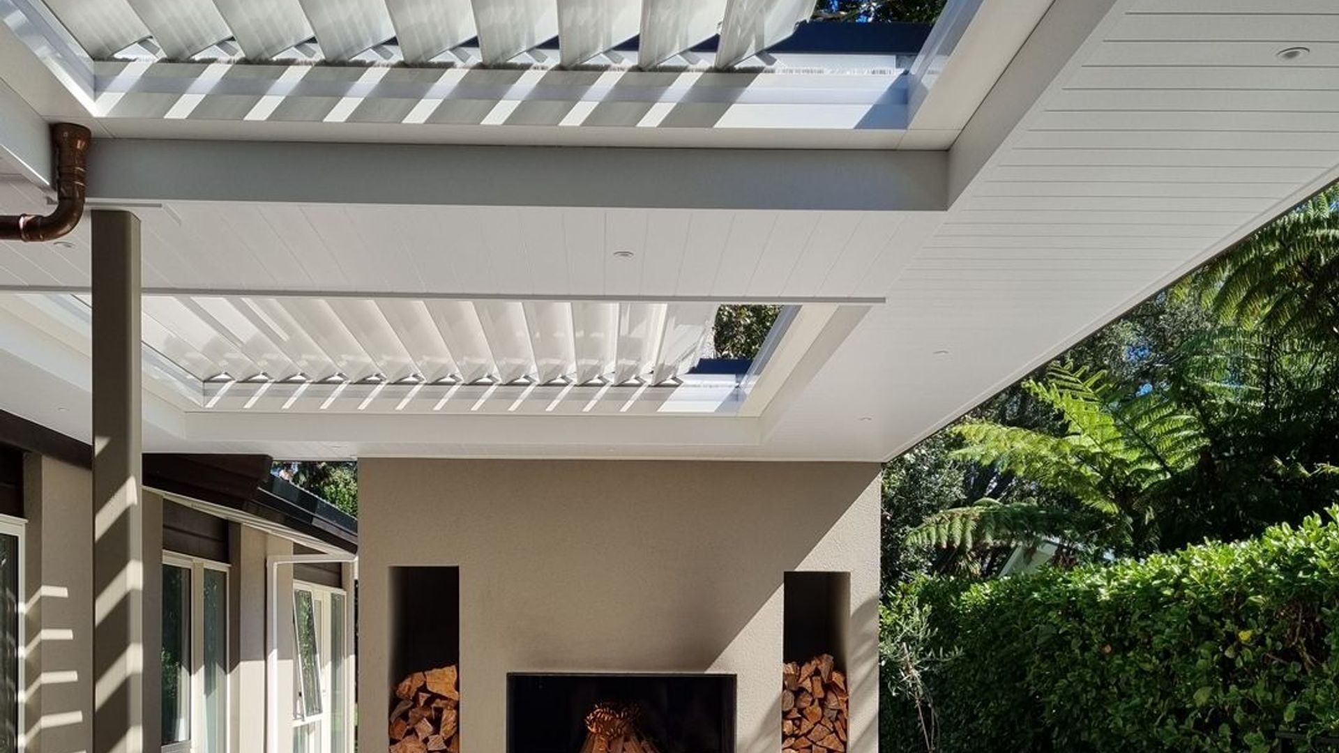 The Oskura Waterproof Retractable Louvre video