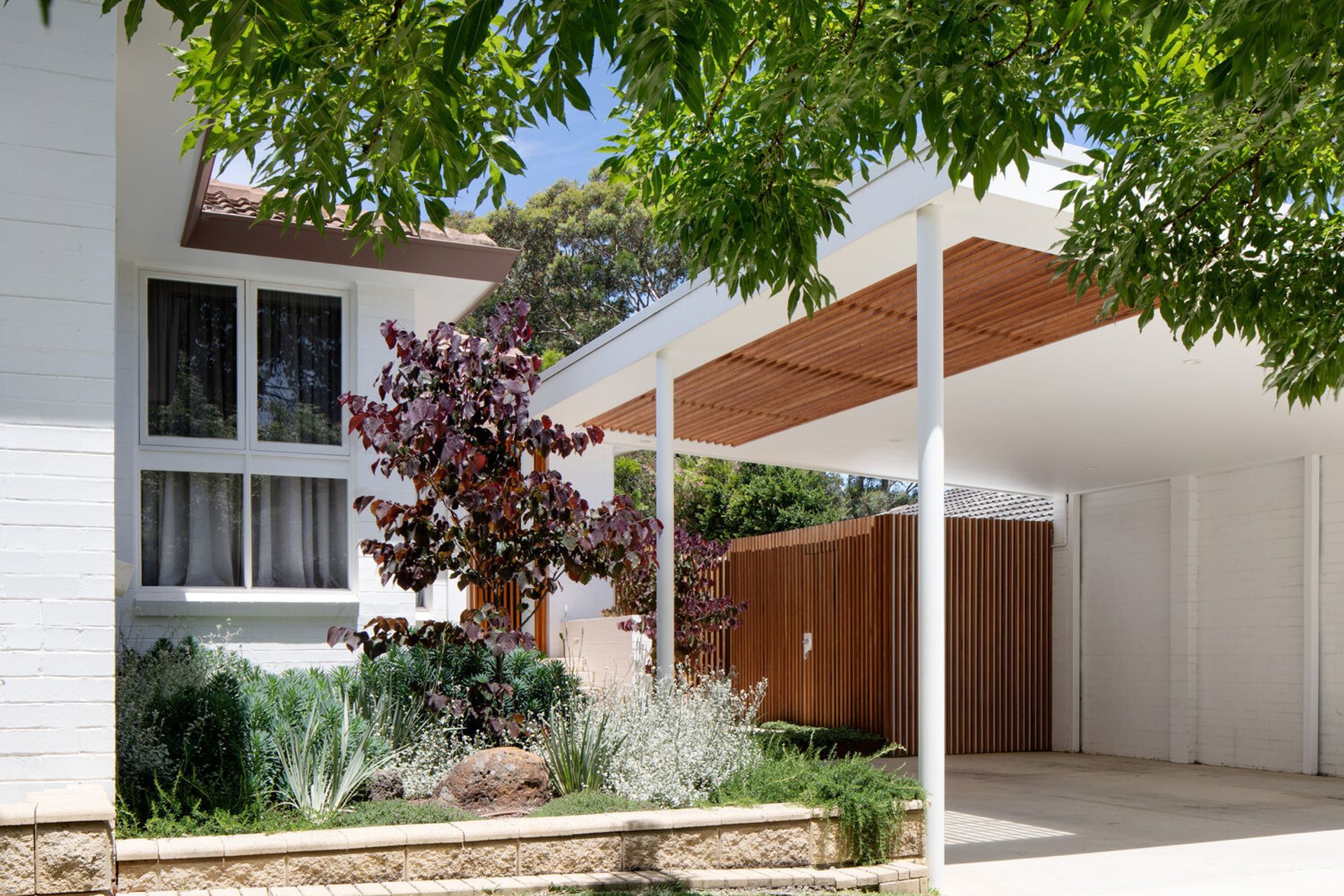 Belle, Doncaster East