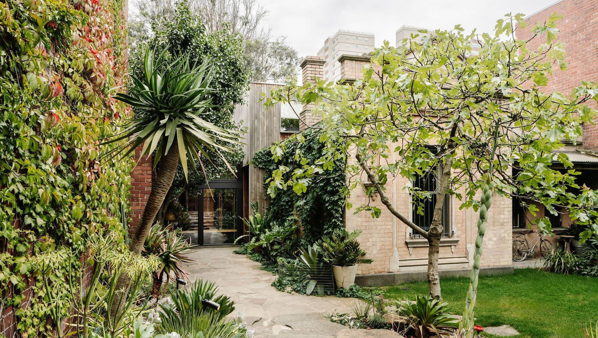 Fitzroy Courtyard House banner