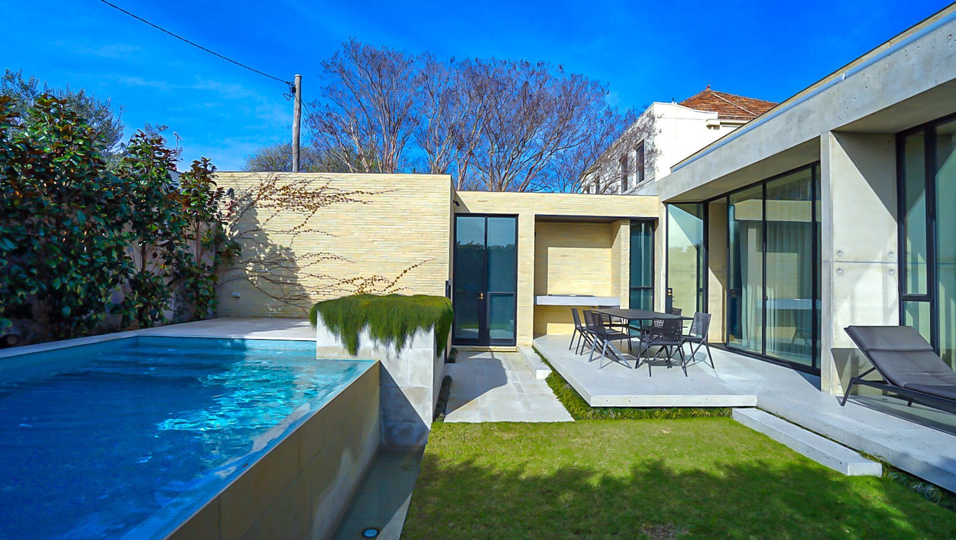 Urban Paradise banner