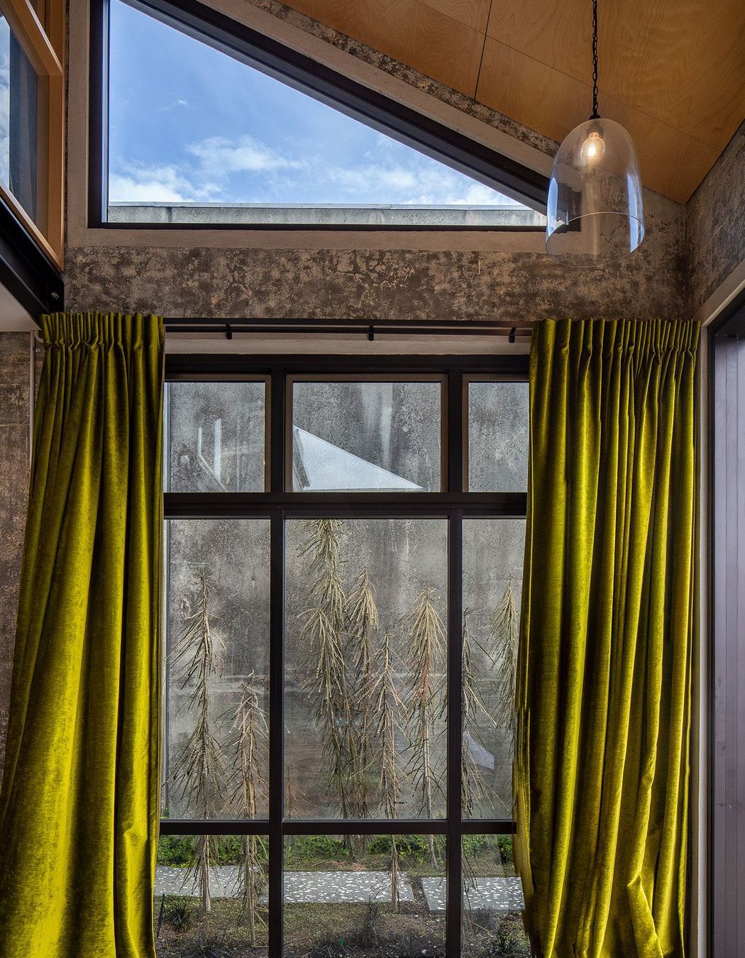 Carbonic Ice Apartment