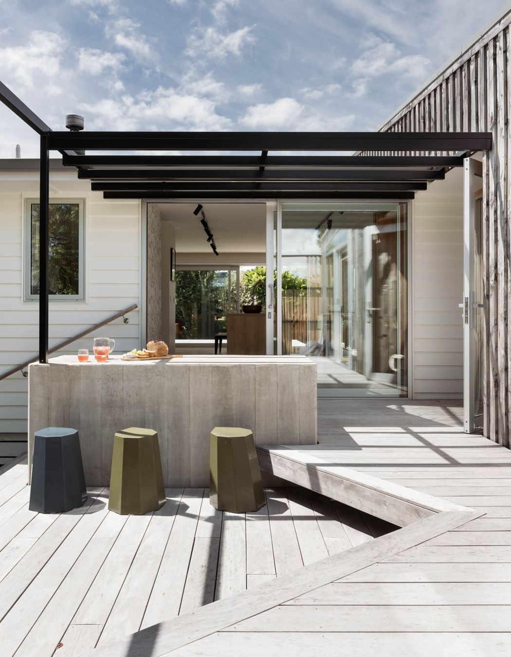 Outdoor Dining / Deck