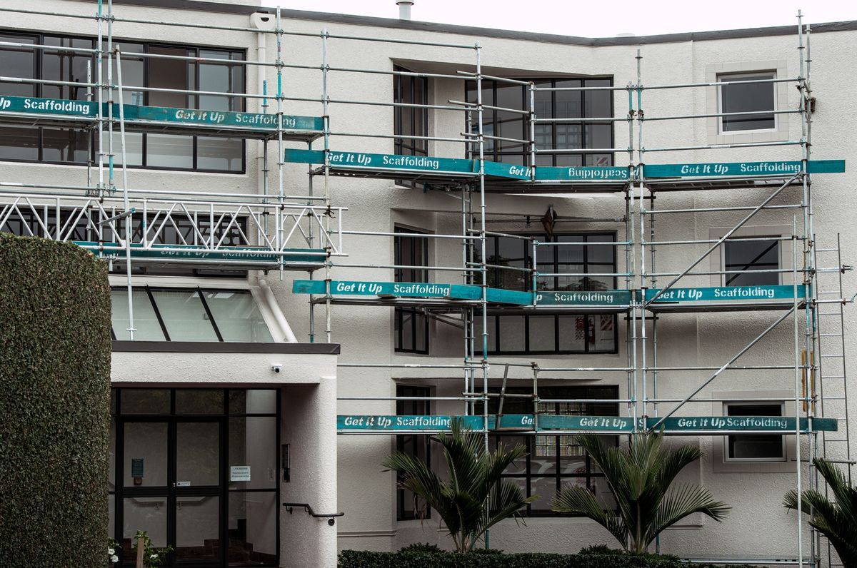 Almorah Apartments