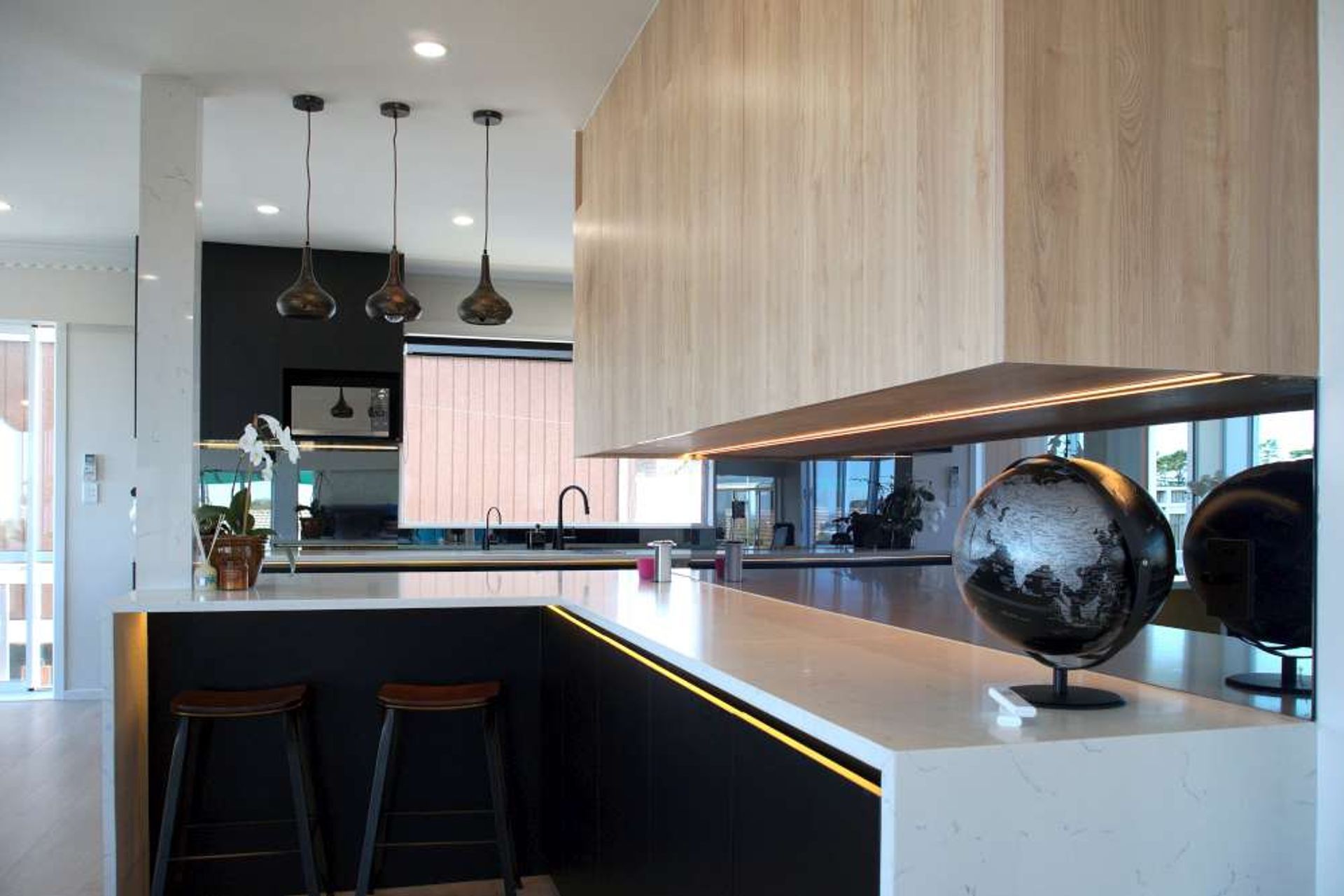 Entertainers Dream
Kitchen &amp; Bar
