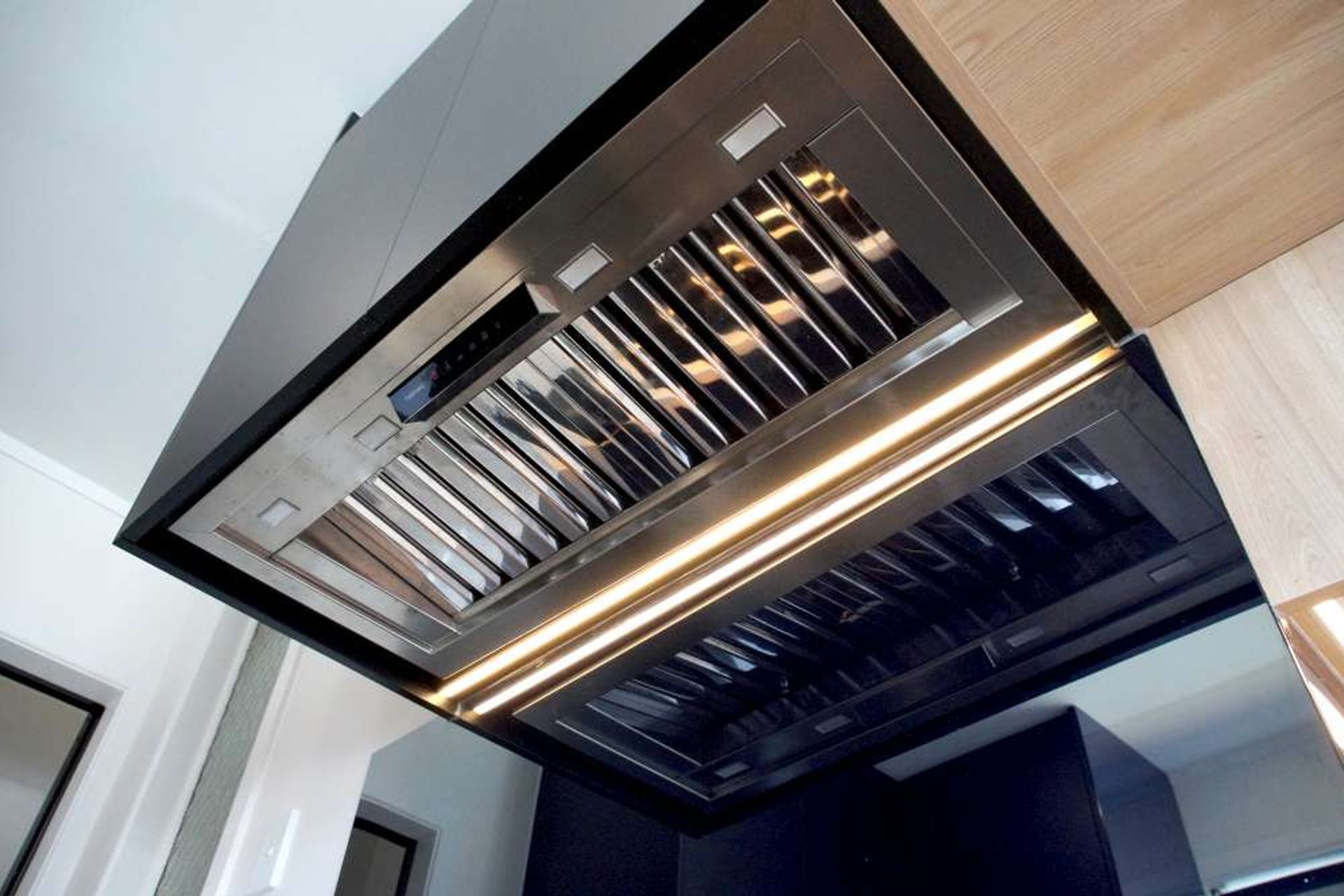 Entertainers Dream
Kitchen &amp; Bar
