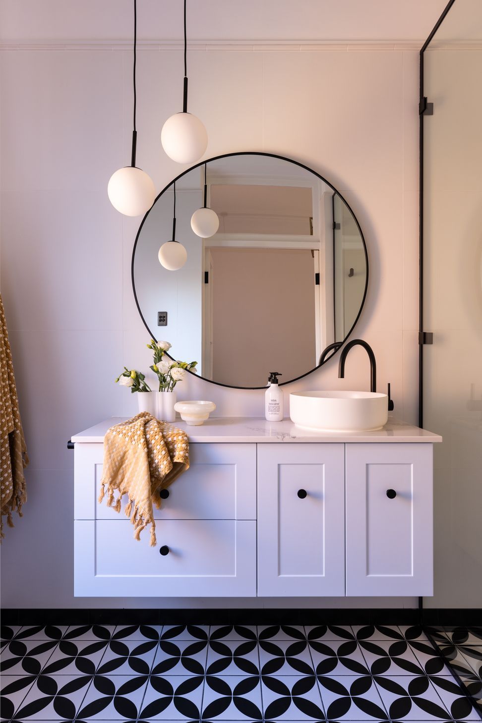 Daughters-bathroom-main-view-Mosman-01-v2.jpg