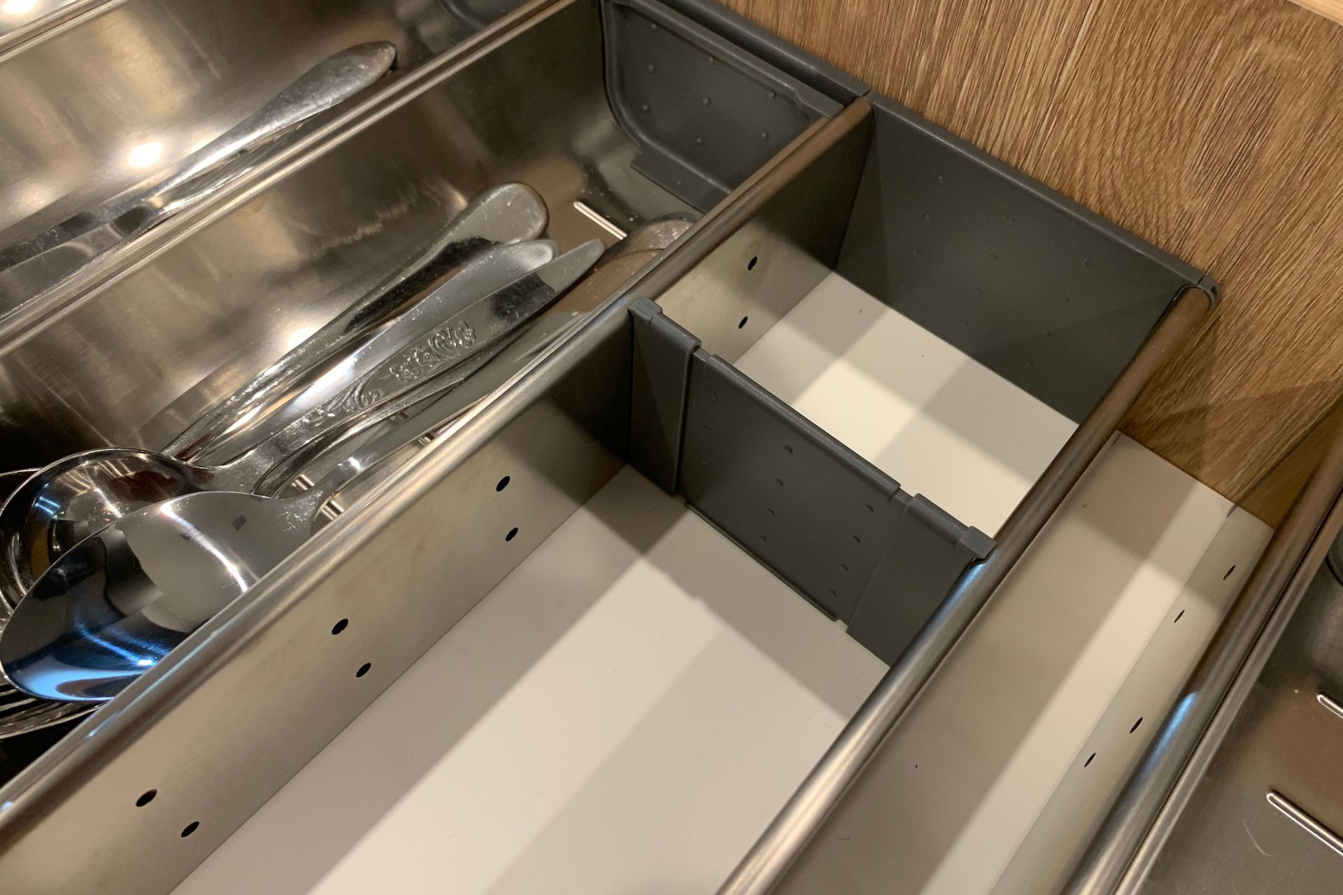 Fit Wellsford Kitchen - Impala Inoxa Cutlery Trays 5