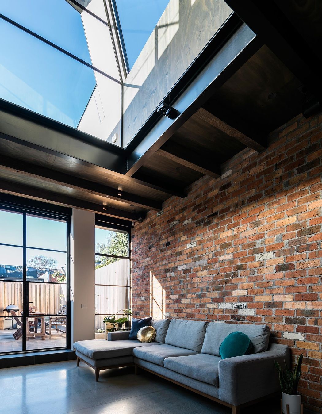 Reverse Tree Change House