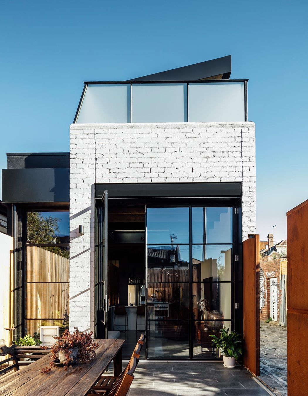 Reverse Tree Change House