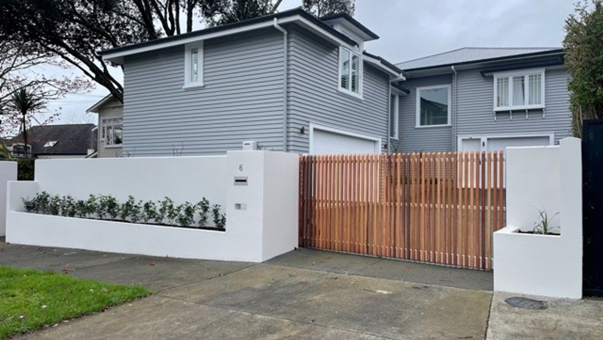 1930's Bungalow Glam banner