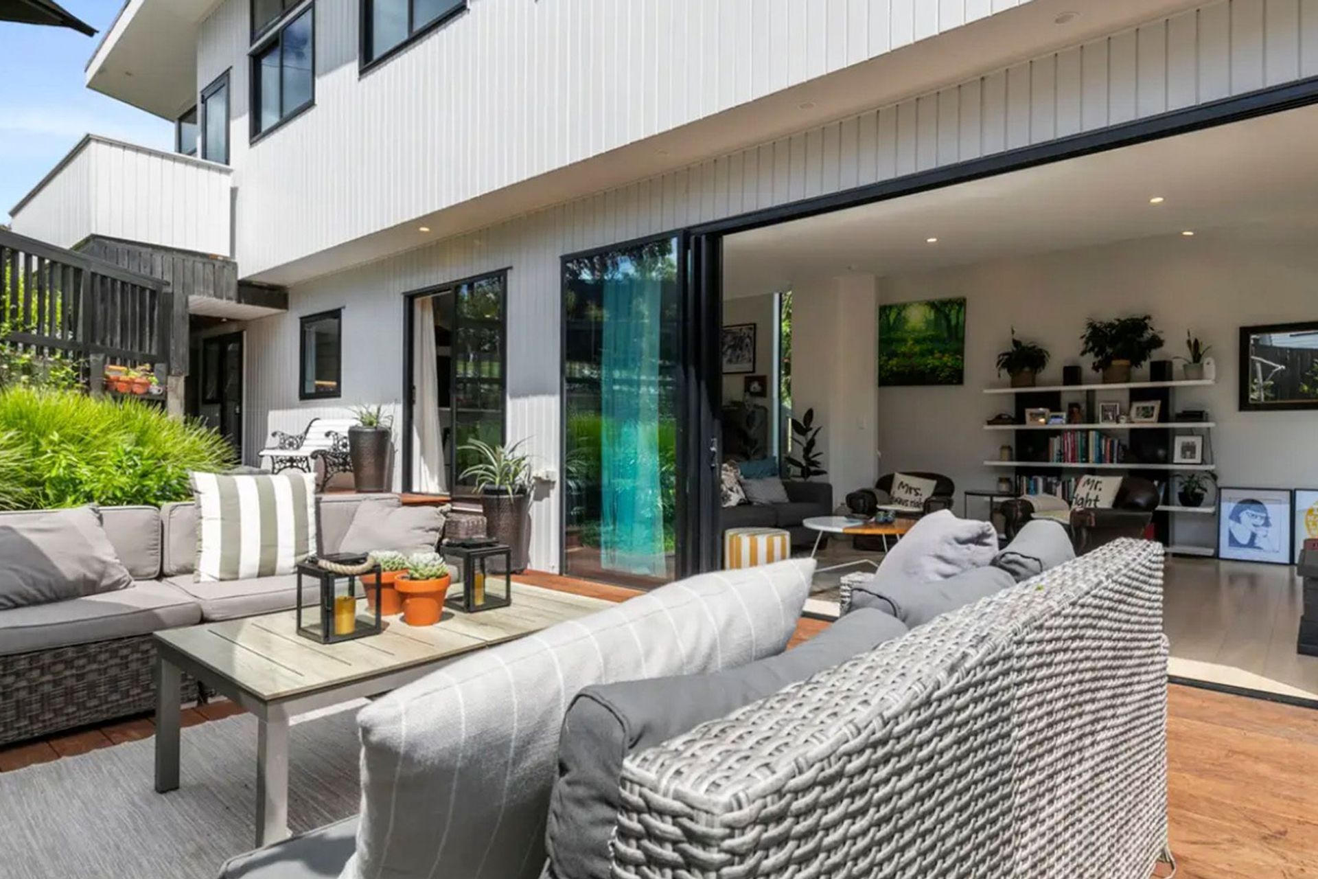 Apirana Ave, Glen Innes