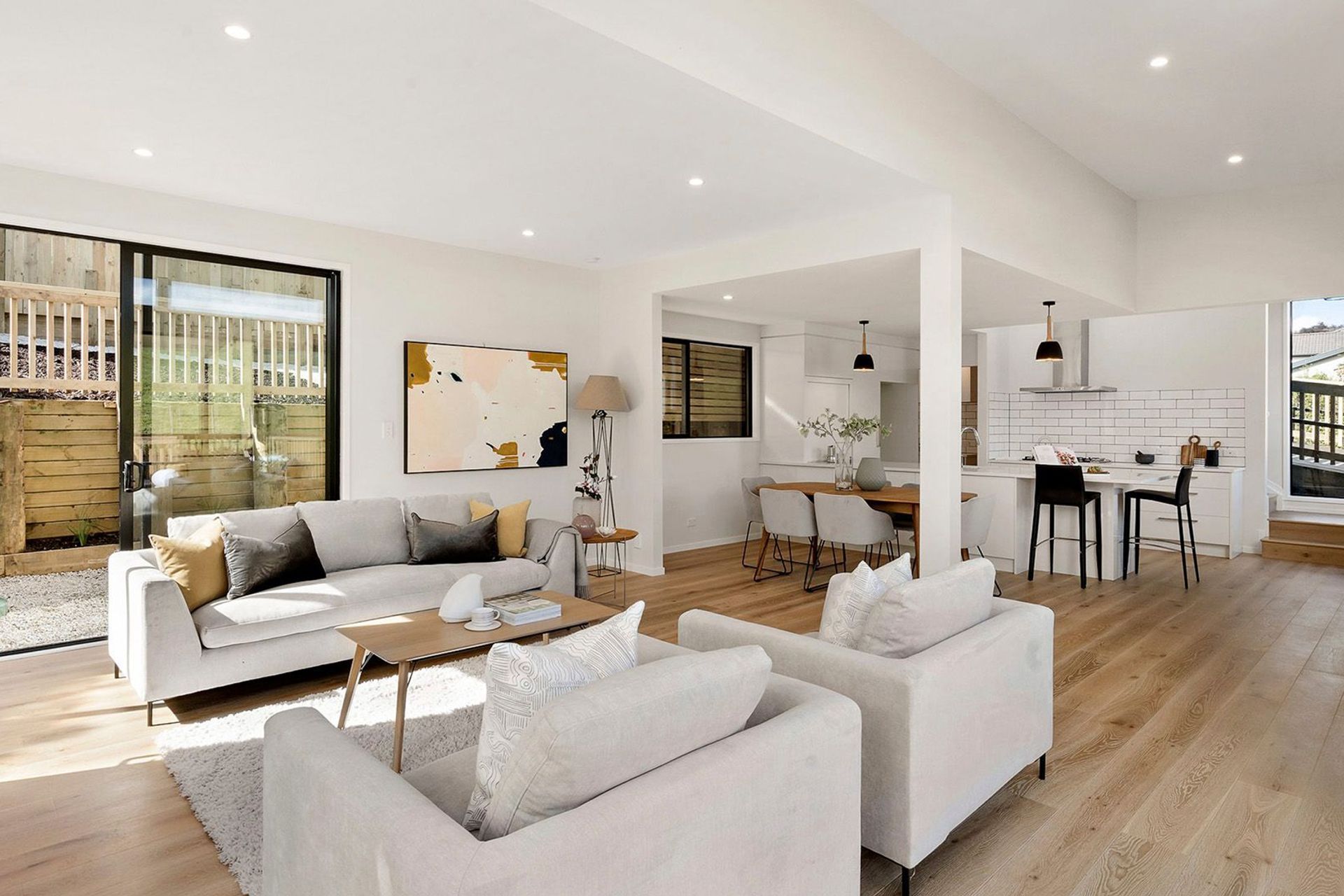 Apirana Ave, Glen Innes