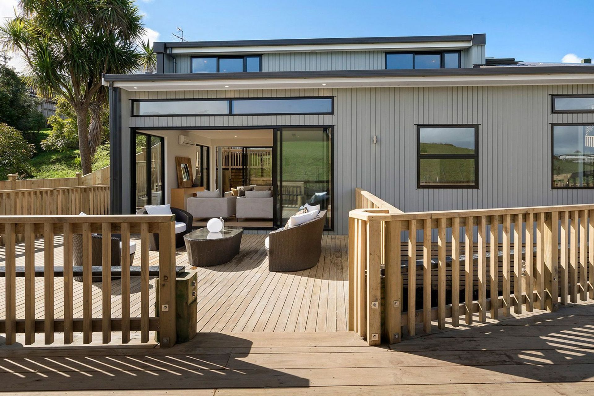 Apirana Ave, Glen Innes