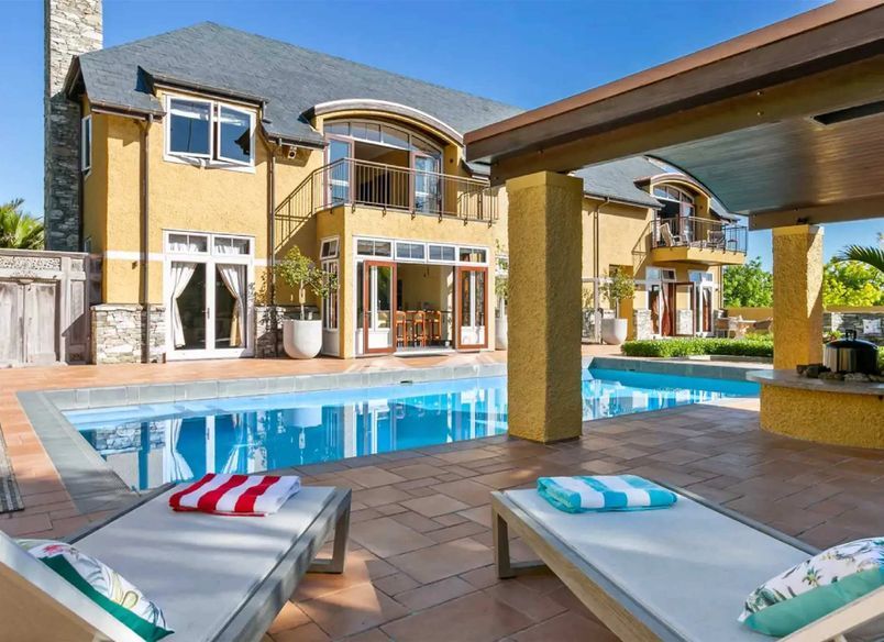 Huia Road, Titirangi