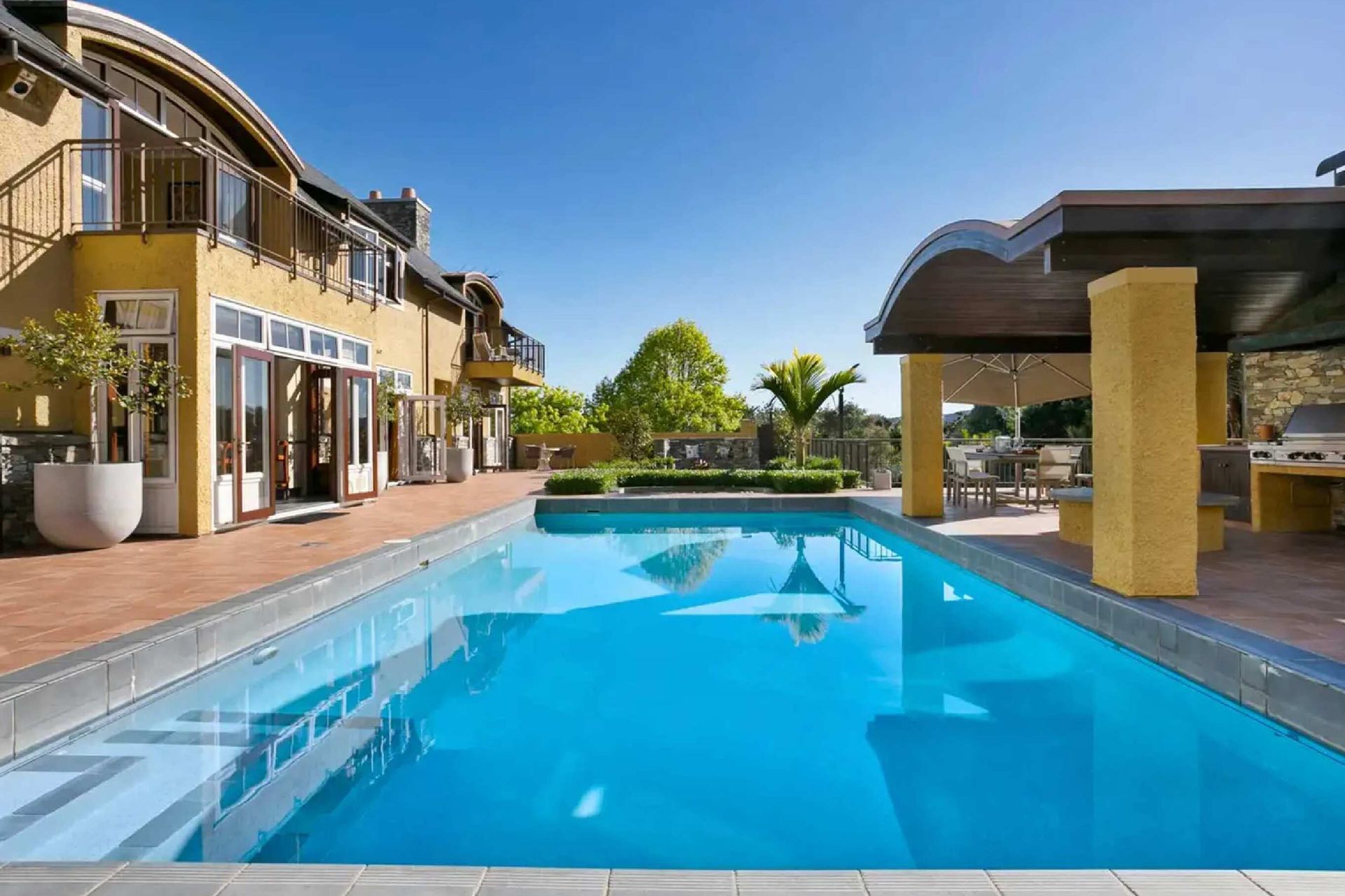 Huia Road, Titirangi