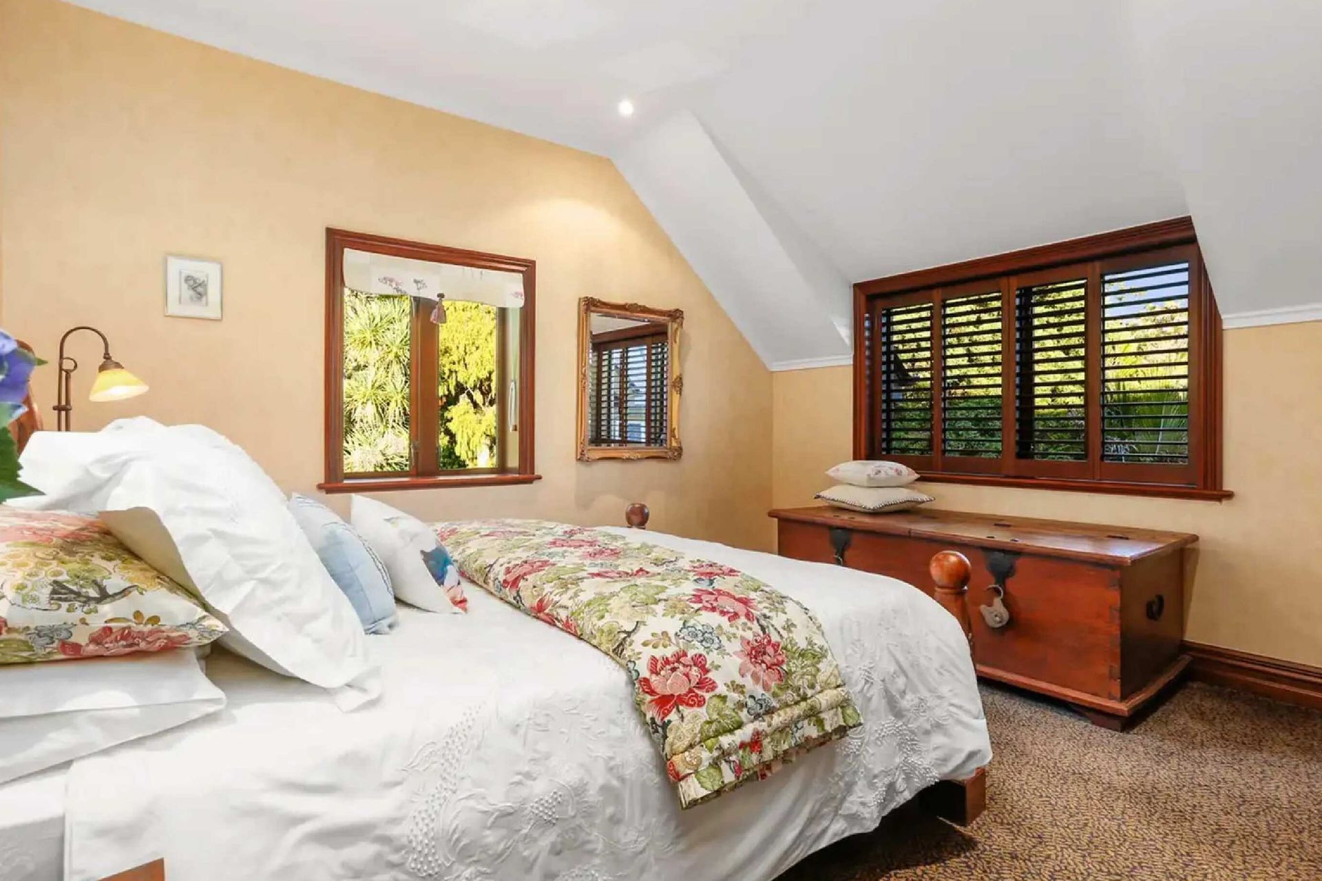 Huia Road, Titirangi