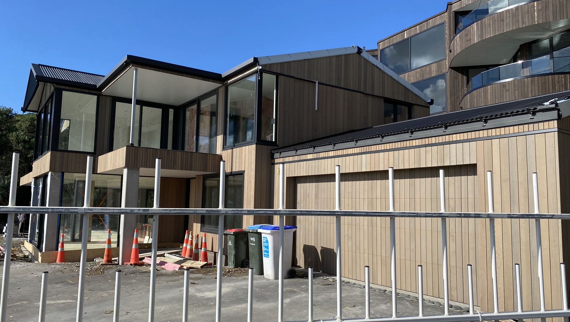 295 Victoria ave banner